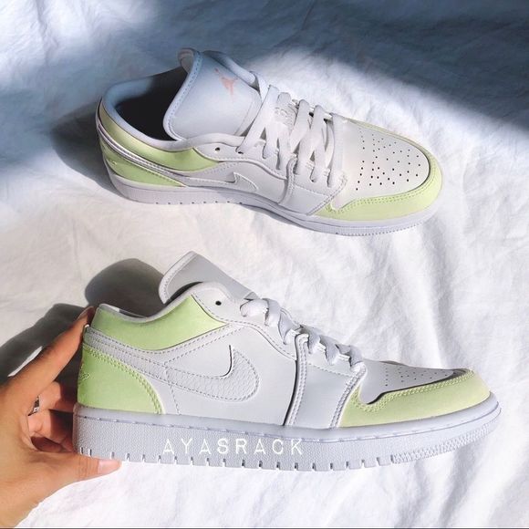 Custom painted air jordan low
